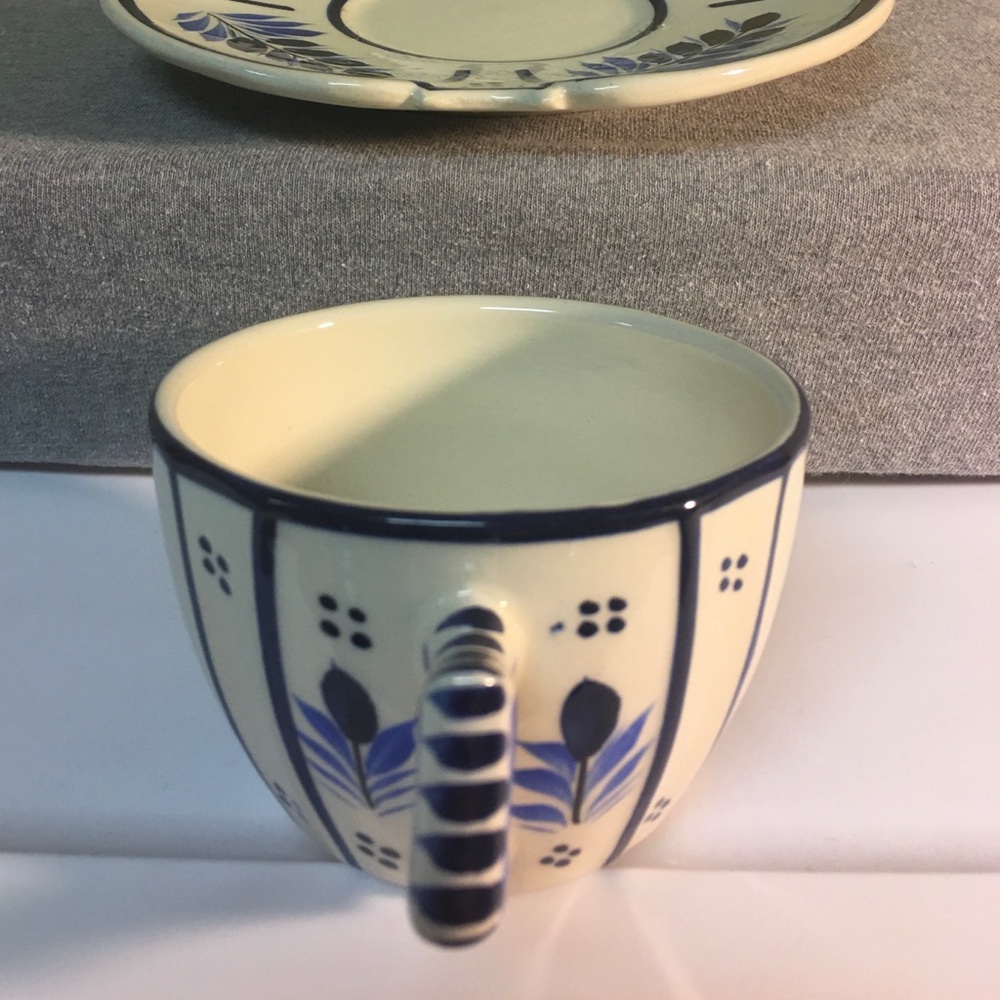 Vintage Quimper Pottery Cup & Saucer Set - Picture 7 of 16